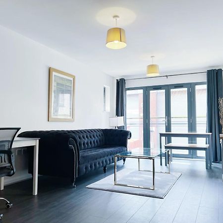 Comfort Seaside Two-Bedroom Apt Суонси Экстерьер фото